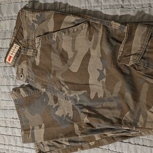 Wrangler camo cargo pants